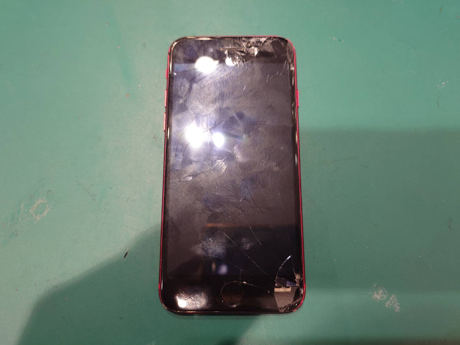 【五反田よりご来店】iPhoneSE2の画面交換修理をご依頼いただきました！